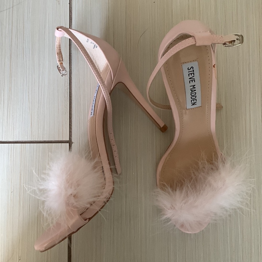 Steve Madden feather trim heel in pink